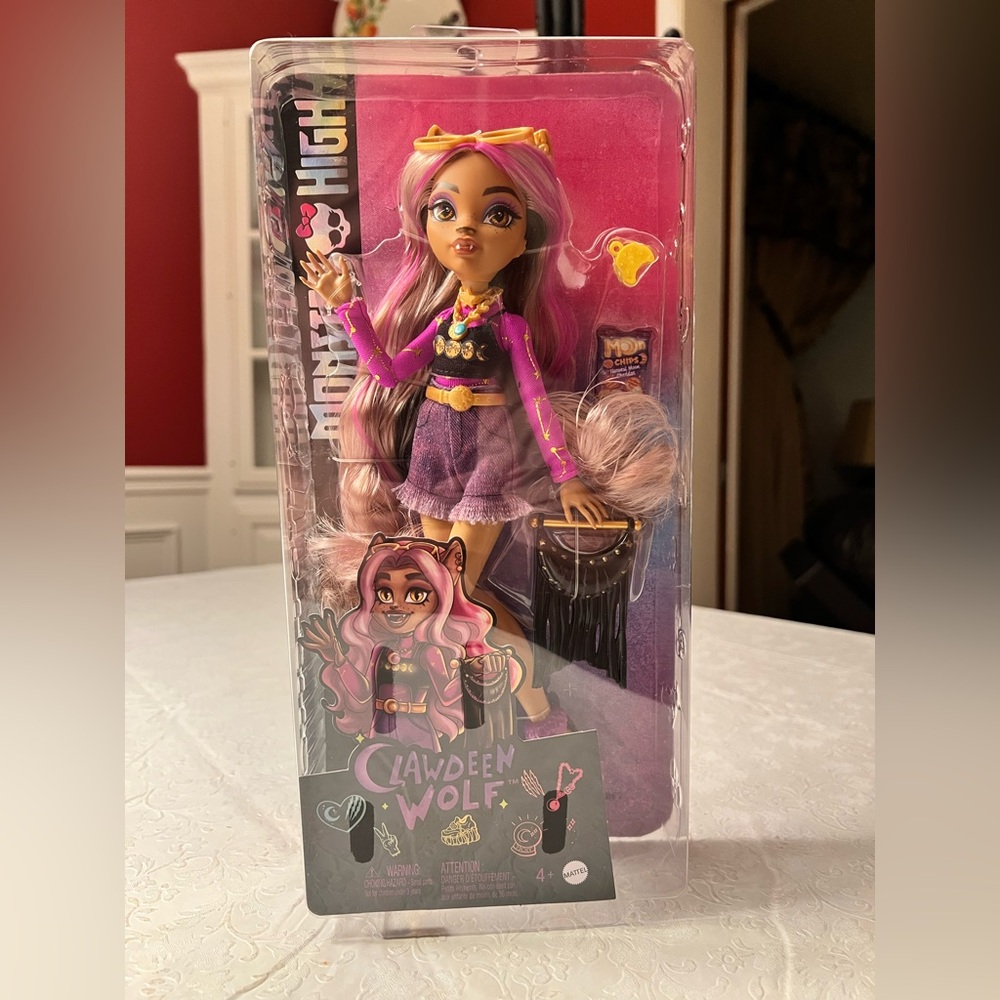 Monster High Clawdeen Wolf Doll with Pink and Purple Outfit